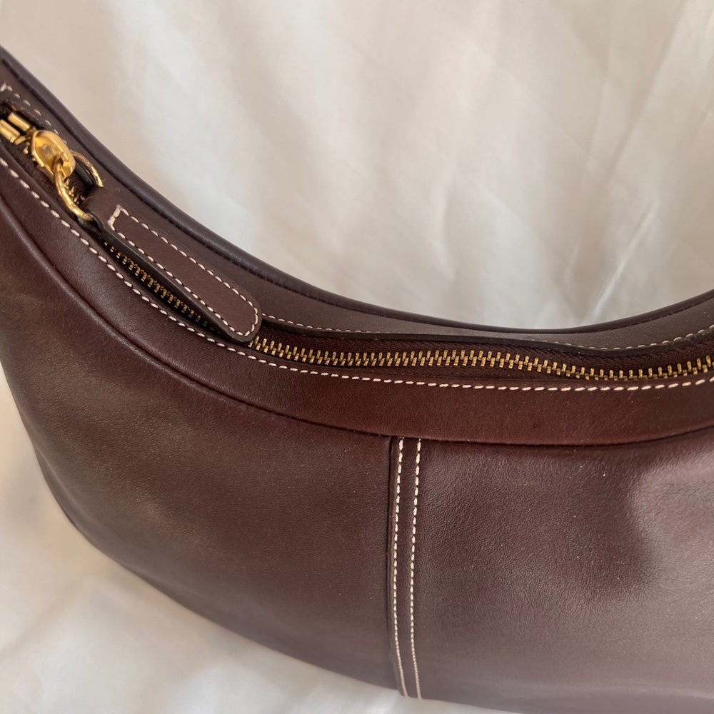 Classic Vintage Coach Shoulder Bag - Picture 5 of 9